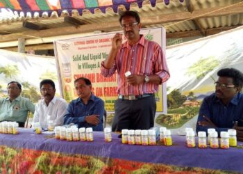 बुवाई परंपरा, लाभ उठाना: कैसे सतीश बाबू गद्दे कमाता है। 52 एकड़ के मॉडल फार्म पर रासायनिक-मुक्त, मवेशी आधारित खेती के माध्यम से प्रति वर्ष 60 लाख