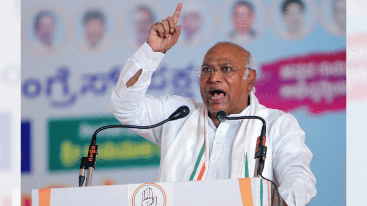 भाजपा 'किसी भी राय से भयभीत है', कांग्रेस के अध्यक्ष खारगे अशोक प्रोफेसर की गिरफ्तारी की निंदा करते हैं