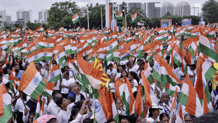 भाजपा ने 'मोदी के रिवेंज' पर तिरंगा यात्रा के साथ कांग्रेस के 'यूएस इंटरफेरेंस' और इंदिरा बार्ब्स को ब्लंट करने के लिए भागते हैं।