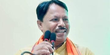 भाजपा नेता अमर किशोर कश्यप की वायरल वीडियो: भाजपा जिला राष्ट्रपति के साथ देखी गई महिला ने अपनी चुप्पी तोड़ दी, यहां पढ़ें