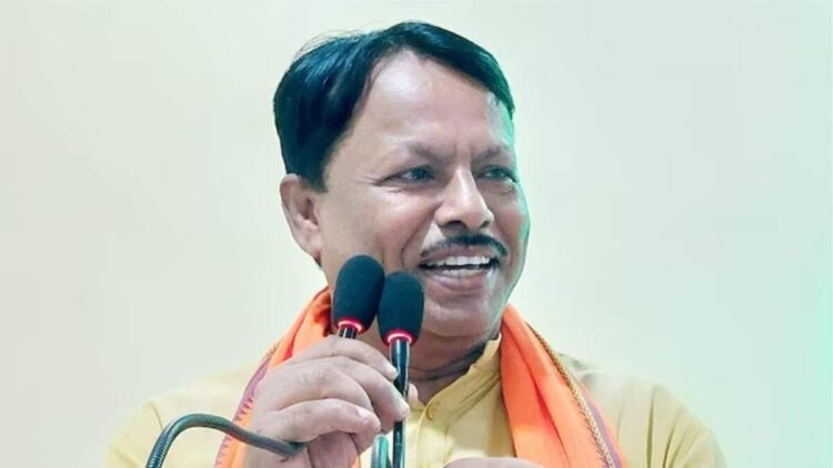 भाजपा नेता अमर किशोर कश्यप की वायरल वीडियो: भाजपा जिला राष्ट्रपति के साथ देखी गई महिला ने अपनी चुप्पी तोड़ दी, यहां पढ़ें