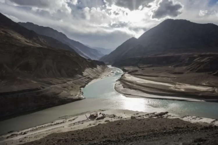 'भारत ने असाधारण धैर्य दिखाया है ...' भारत लैंबास्ट्स पाकिस्तान को सिंधु जल संधि पर लेबास्ट करता है