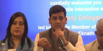 भारत ने संवाद चुना, पाकिस्तान ने आतंकी हमलों के साथ जवाब दिया: यूएई में श्रीकांत शिंदे