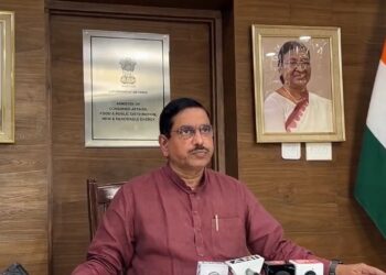 भारत-पाकिस्तान संघर्ष: GOVT ने ऑपरेशन सिंधोर अफवाहों के बीच आवश्यक वस्तुओं और भोजन की आपूर्ति की कोई कमी नहीं है