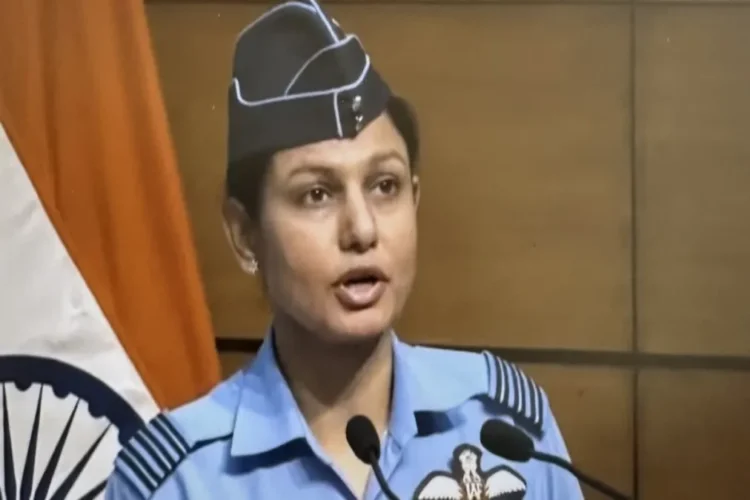 भारत पाकिस्तान संघर्ष: पाकिस्तान आगे के क्षेत्रों में सैनिकों को स्थानांतरित करता है; भारतीय सशस्त्र बल उच्च परिचालन तत्परता बनाए रखते हैं