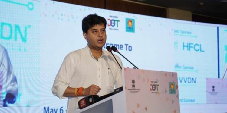 भारत सरकार ने हर गाँव को ब्रॉडबैंड के साथ जोड़ने के लिए 4 बिलियन अमरीकी डालर निवेश की योजना बनाई है