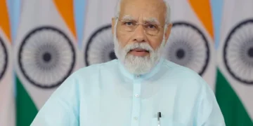 मंच पर शशि थरूर के साथ '' कई की नींद में गड़बड़ी होगी ... '