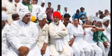 महापंचायत में राकेश तिकिट के लिए बड़े पैमाने पर समर्थन! किसानों ने 51-मीटर पगदी, अपराधी को टाई किया