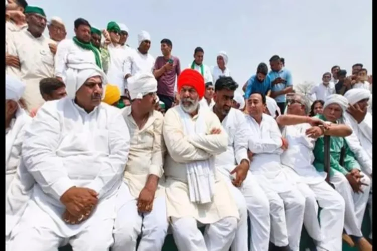 महापंचायत में राकेश तिकिट के लिए बड़े पैमाने पर समर्थन! किसानों ने 51-मीटर पगदी, अपराधी को टाई किया