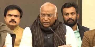 मोदी की जम्मू -कश्मीर यात्रा को पाहलगम अटैक से 3 दिन पहले रद्द कर दिया गया था, पर्यटकों के लिए सुरक्षा के बारे में क्या, खरगे से पूछता है