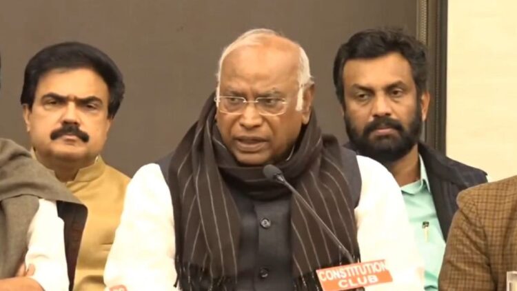 मोदी की जम्मू -कश्मीर यात्रा को पाहलगम अटैक से 3 दिन पहले रद्द कर दिया गया था, पर्यटकों के लिए सुरक्षा के बारे में क्या, खरगे से पूछता है