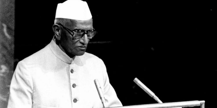 मोरारजी देसाई के खिलाफ 'देशद्रोह' के पीछे की कहानी और क्यों कांग्रेस इसे जयशंकर को निशाना बनाने के लिए पुनर्जीवित कर रही है