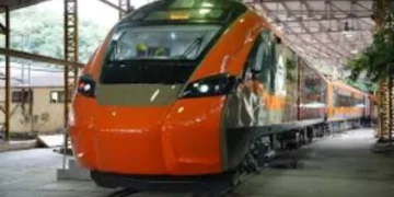 वंदे भारत स्लीपर ट्रेन: केवल 27 घंटे में दिल्ली से चेन्नई तक 2174 किमी की यात्रा करें!  गति, किराया और अन्य विवरण की जाँच करें