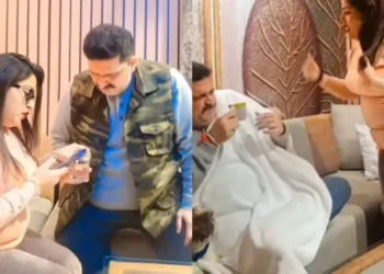 वायरल वीडियो: मोबाइल आदी महिला अपने स्वयं के बजाय पड़ोसी के घर में प्रवेश करती है, फिर ऐसा होता है