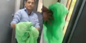 वायरल वीडियो: राजानी एक्सप्रेस के अंदर सांप घबराहट पैदा करता है, यात्री अविश्वास में प्रतिक्रिया करते हैं
