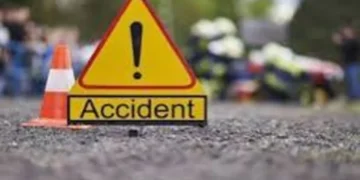 वायरल वीडियो: स्पीड थ्रिल्स लेकिन मार सकते हैं! राजमार्ग पर लड़कों की बाइक की दौड़ गन्दा हो जाती है, पुलिस मुद्दे सलाहकार