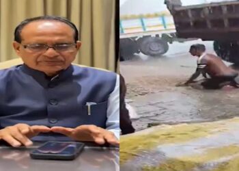वीडियो में महाराष्ट्र किसान की बारिश से फसलों को बचाने के लिए हताश संघर्ष दिखाया गया है; कृषि मंत्री शिवराज चौहान प्रॉमिस सपोर्ट