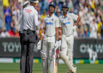 शरफुडौला साईक: तीसरा अंपायर कौन है जिसने यशसवी जायसवाल को बाहर दिया था?