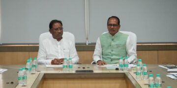शिवराज सिंह चौहान ने छत्तीसगढ़ में किसानों की आय बढ़ाने के लिए वैज्ञानिक प्रथाओं, उच्च गुणवत्ता वाले बीज, जैविक खेती और फसल रोटेशन को अपनाने पर प्रकाश डाला।