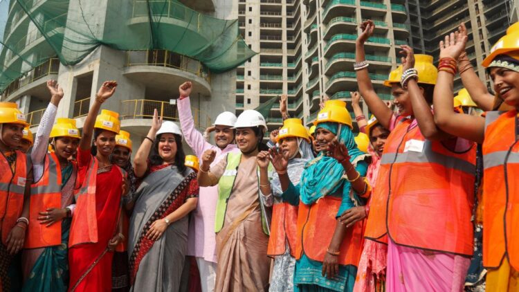 श्रम दिवस पर, दिल्ली सरकार ने श्रमिकों के लिए वार्षिक स्वास्थ्य जांच की घोषणा की, अनिवार्य आराम घंटे