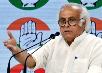 सरकार की प्राथमिकता पाहलगाम आतंकवादियों को नटखने के बजाय पत्रकारों को गिरफ्तार करने लगती है