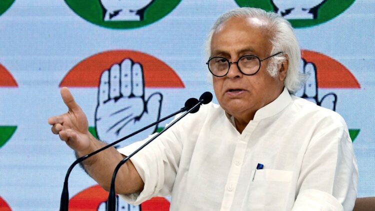 सरकार की प्राथमिकता पाहलगाम आतंकवादियों को नटखने के बजाय पत्रकारों को गिरफ्तार करने लगती है