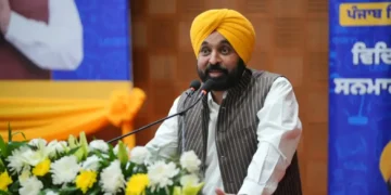 सरकारी स्कूलों के मेधावी छात्रों के लिए हवाई शैक्षिक पर्यटन: सीएम की घोषणा