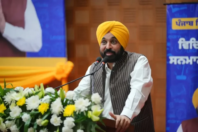सरकारी स्कूलों के मेधावी छात्रों के लिए हवाई शैक्षिक पर्यटन: सीएम की घोषणा