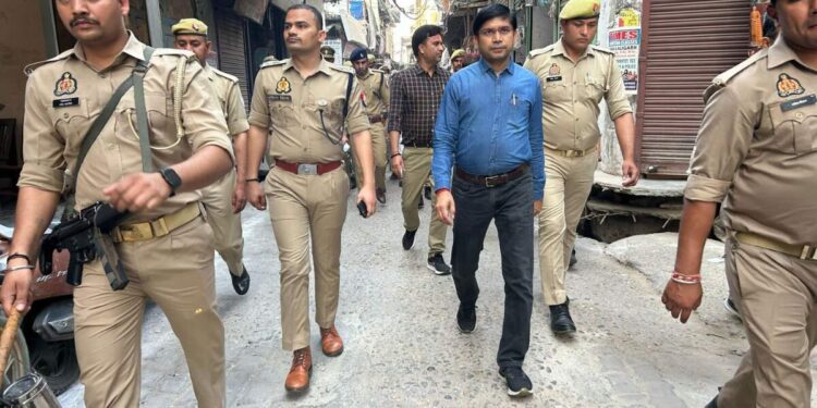 सांभल डीएम ने 33 निजी स्कूलों का जुर्माना लगाया ₹ 1 लाख प्रत्येक पुस्तक घोटाले के लिए