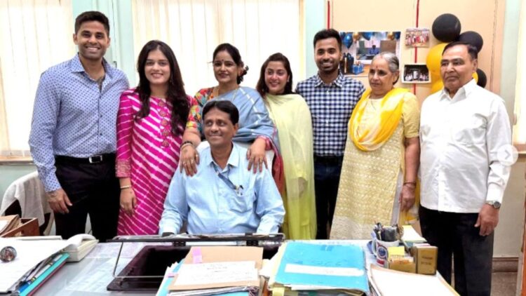 सूर्यकुमार यादव पेन्स हार्टफेल्ट नोट के रूप में अपने पिता के सेवानिवृत्त होते हैं: 'अगली पारी के लिए गियर करने का समय, पिताजी'