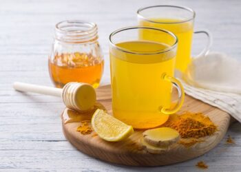 हल्दी चाय क्या है? क्या यह आपके स्वास्थ्य के लिए अच्छा है, जाँच करें