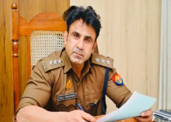 'होली के रंग से धराम भृष्त होगा ...'