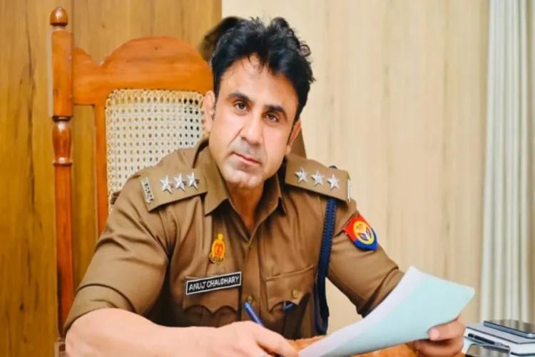 'होली के रंग से धराम भृष्त होगा ...'