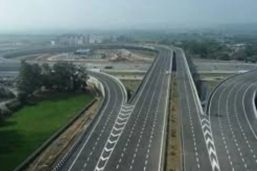गंगा एक्सप्रेसवे के पास पूरा होना: उत्तर प्रदेश की लंबे समय से प्रतीक्षित कनेक्टिविटी प्रोजेक्ट साल के अंत तक खुल सकता है