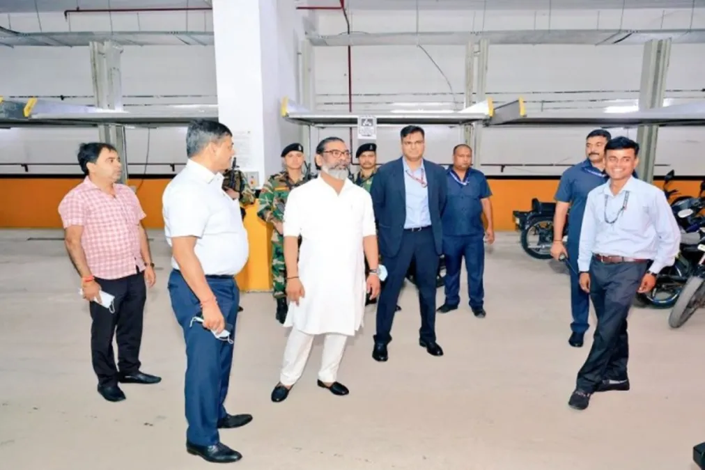 झारखंड सीएम हेमंत सोरेन ने दिल्ली में नए झारखंड भवन का निरीक्षण किया; अस्पताल में बीमार पिता शिबू सोरेन का दौरा करते हैं