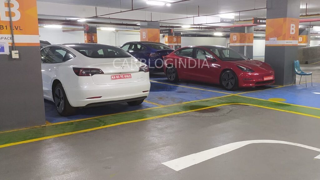 टेस्ला मॉडल 3 की कई इकाइयाँ पुणे में जासूसी की गईं