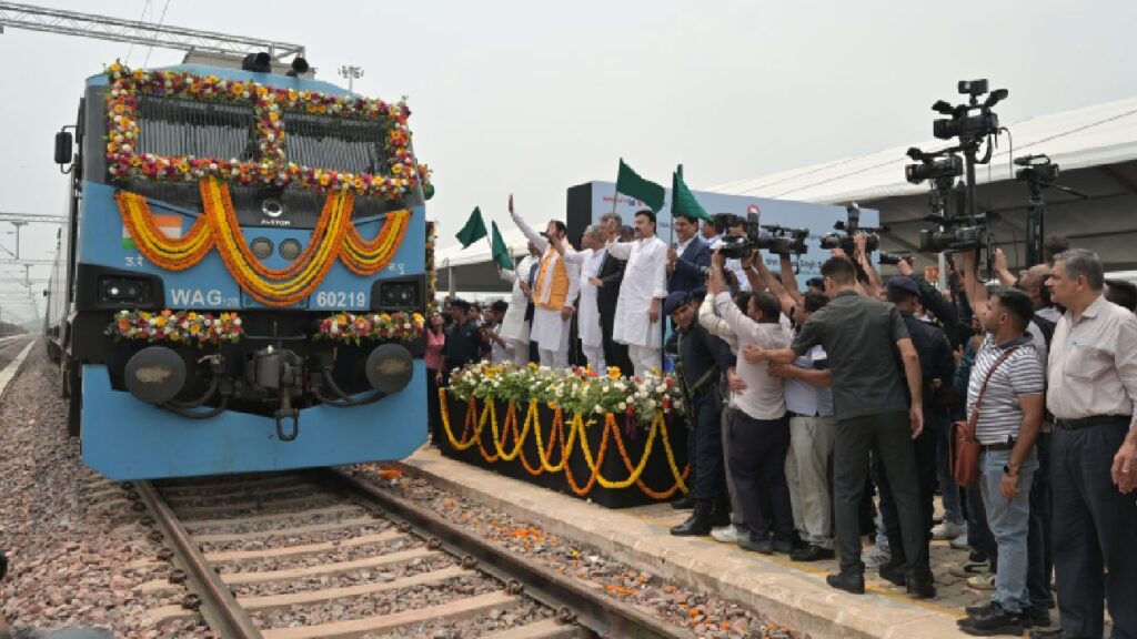 मारुति सुजुकी ने भारत के सबसे बड़े ऑटोमोबाइल इन-प्लांट रेलवे साइडिंग का संचालन शुरू किया
