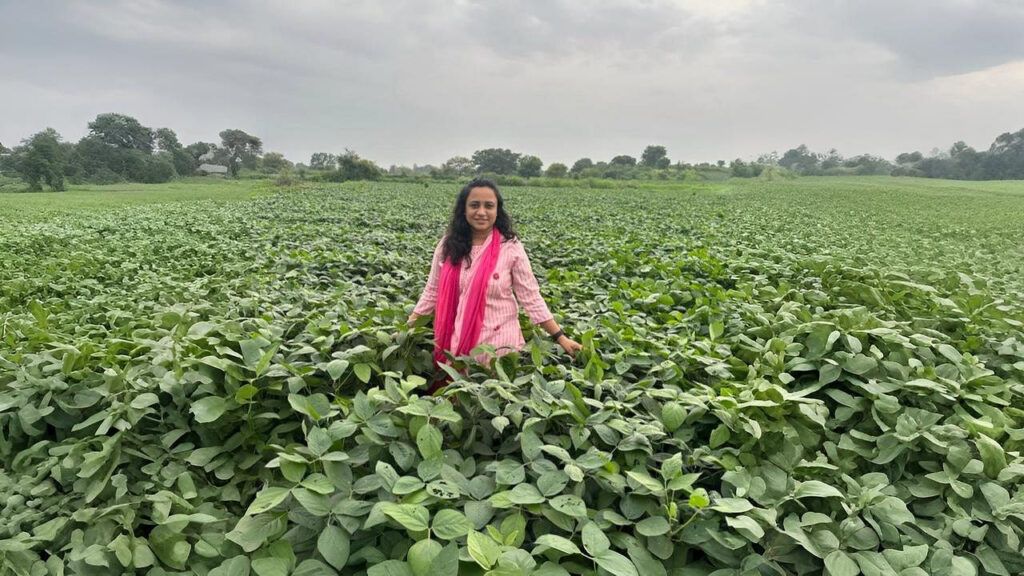 राजस्थान की दूरदर्शी महिला किसान सोनिया जैन ने डेयरी, हर्बल फार्मिंग और विविध एग्रीबिजनेस के माध्यम से सालाना 1 करोड़ रुपये कमाए।