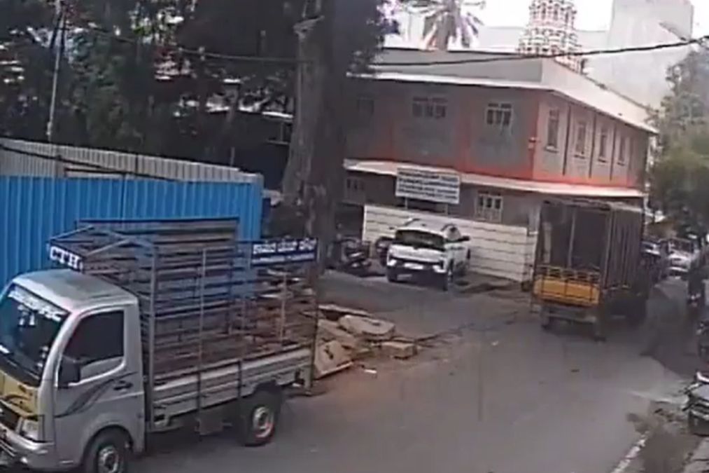 वायरल वीडियो: बिना हेलमेट के ड्राइविंग घातक साबित होती है, पिता के जन्मदिन का जश्न मनाने के लिए, शाखा बेटे के सिर पर फॉल्स