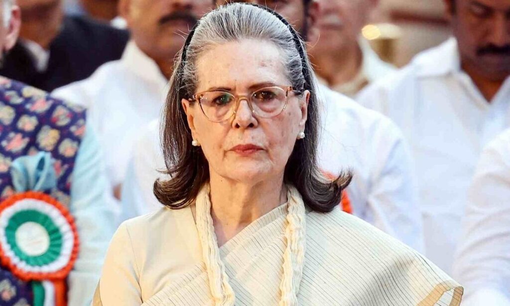 सोनिया गांधी ने राज्यसभा को संबोधित किया: संविधान पर जोर देता है, लोकतांत्रिक गिरावट पर सरकार की आलोचना करता है