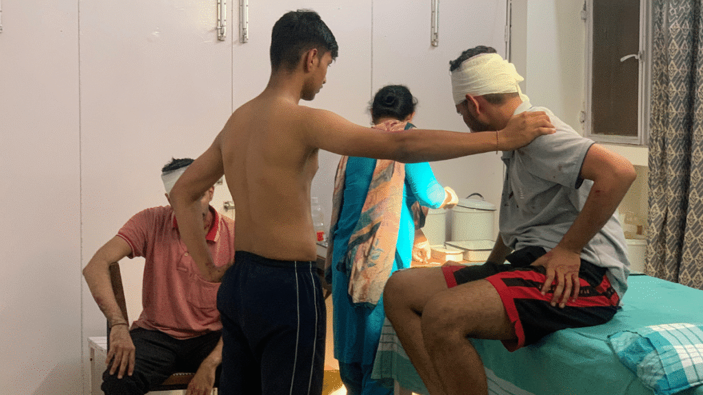 हरियाणा कृषि विश्वविद्यालय 'युद्ध के मैदान' को बदल देता है क्योंकि छात्र ऊँची एड़ी के जूते में खुदाई करते हैं, वी-सी के ओस्टर की मांग करते हैं