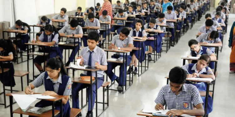 CBSE क्लास 10 वीं परीक्षा 2026: कार्ड पर बड़ा बदलाव! छात्रों को 2 परीक्षाओं के लिए उपस्थित होने के लिए, विवरण की जाँच करें