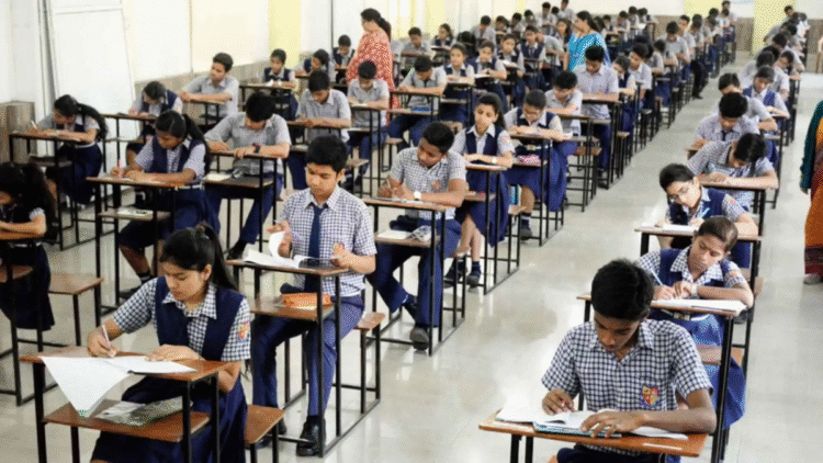 CBSE क्लास 10 वीं परीक्षा 2026: कार्ड पर बड़ा बदलाव! छात्रों को 2 परीक्षाओं के लिए उपस्थित होने के लिए, विवरण की जाँच करें