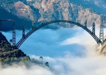 CHENAB BRIDGE: शीर्ष पर इंजीनियरिंग मार्वल! 6 जून को दुनिया के उच्चतम रेलवे पुल का उद्घाटन करने के लिए पीएम मोदी
