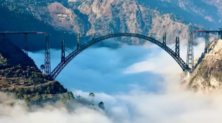 CHENAB BRIDGE: शीर्ष पर इंजीनियरिंग मार्वल! 6 जून को दुनिया के उच्चतम रेलवे पुल का उद्घाटन करने के लिए पीएम मोदी