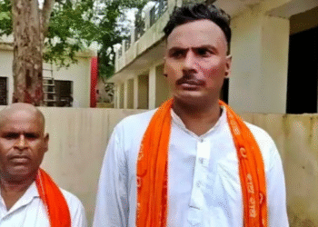 Etawah News: कथावाकक एपिसोड स्नोबॉल, अप टाउन में हिंसा, भीड़ ने पुलिस को निशाना बनाया