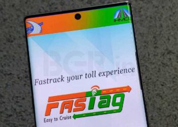 FASTAG वार्षिक पास: FASTAG के लिए एक वार्षिक पास कैसे खरीदें? मूल्य, पात्रता, और ऑनलाइन कैसे खरीदें