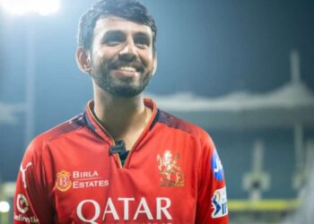 IPL 2025 फाइनल RCB बनाम PBKs: Jitesh Sharma टूर्नामेंट का सबसे बड़ा शॉट खेलता है! वीडियो देखें