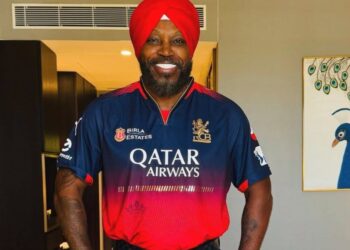 IPL 2025 फाइनल: क्रिस गेल का समर्थन कौन कर रहा है? जमैका क्रिकेटर आरसीबी की जर्सी पहनता है लेकिन पंजाब किंग्स के लिए 'पगड़ी' मोड़ लाता है