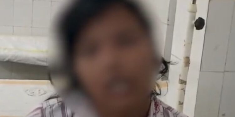 Jamui वायरल वीडियो: 'ये Maarne Aaya Hai ...' Damaad के साथ सास के अवैध संबंधों के लिए बेटी की वस्तुएं, बेरहमी से पीटा जाता है